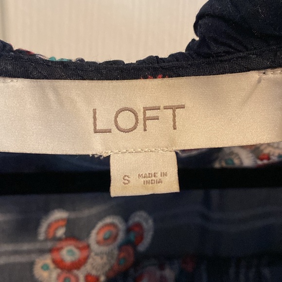 Loft floral split neck top. - Picture 3 of 8